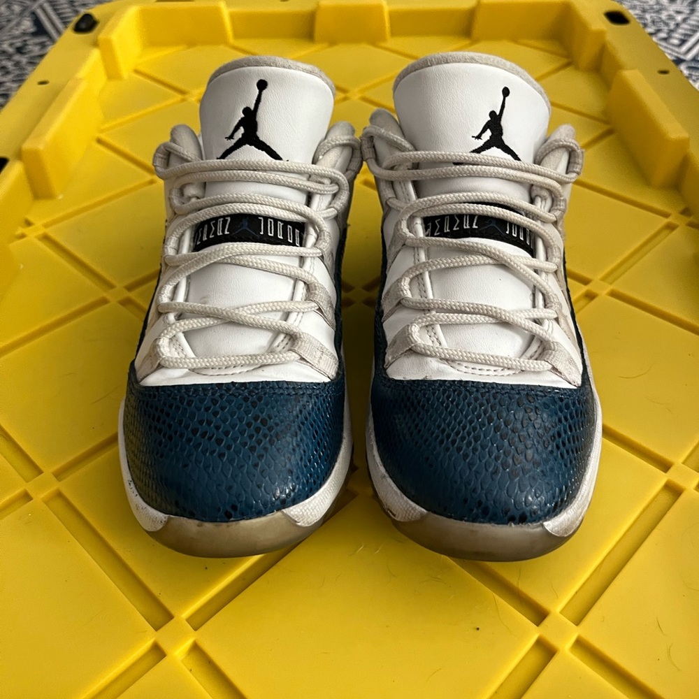 Kids Jordan snakeskin lows